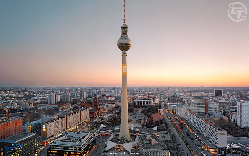 Berliner Fernsehturm Tower Lights Up with Bitcoin Logo