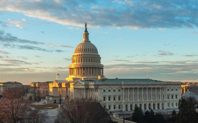 U.S. Bipartisan Bill Suggests Classifying Crypto as Commodities