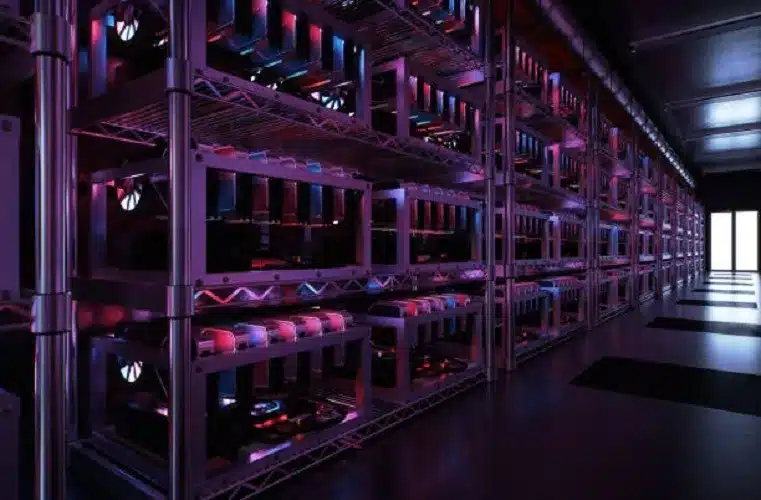 Miners Hold 1.82 Million Btc Steady Amidst $40B Exchange Shift