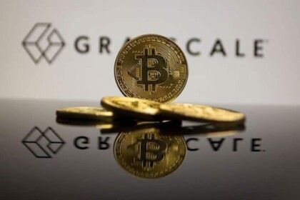 Investors Flee Grayscale's Bitcoin ETF for Cheaper Rivals