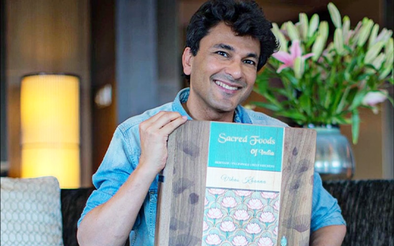 Chef Vikas Khanna Launches Cookbook NFTs with Akshaya.io