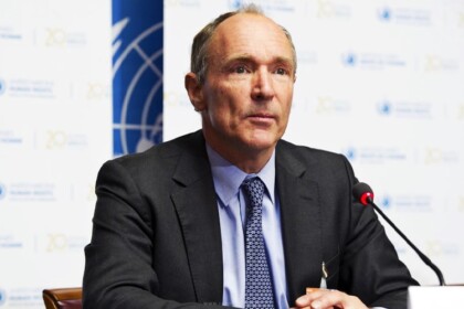 Tim Berners-Lee Compares Crypto Investment to Gambling
