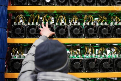 Bitcoin Miners Dump $450 Million in Bitcoin in a Single Day