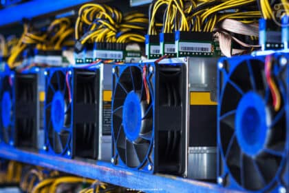 Bitcoin Mining Difficulty Drops to Historic 83.13 T Hashes