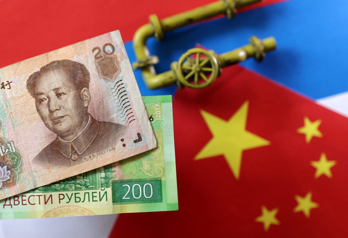 Sanctions Push Russia to Embrace China's Yuan