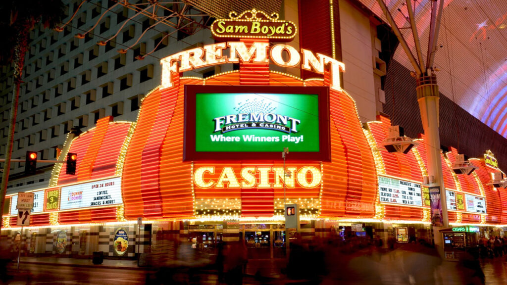 Luxor Beam In Las Vegas Consumes 3,600 Kwh Daily,
