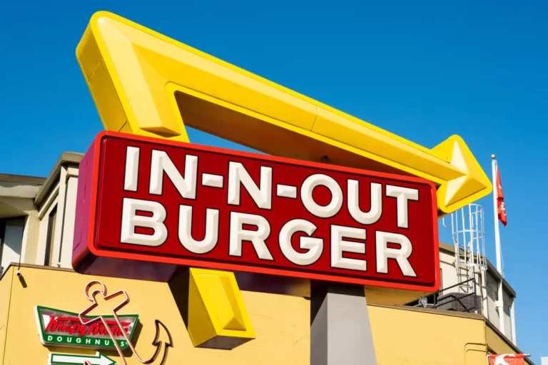 In-N-Out Burger Fan Asks if They Should Accept Bitcoin in Viral Tweet