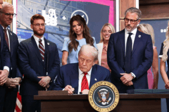 Trump Signs Executive Order To Curb ‘Unfair Debanking’ In Crypto