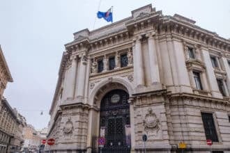 Bank Of Italy Warns Multi-Issuance Stablecoins Pose Eu Risks