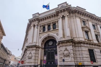 Bank Of Italy Warns Multi-Issuance Stablecoins Pose Eu Risks