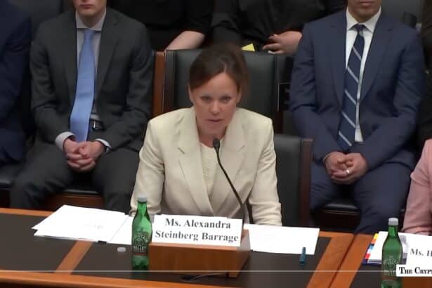Former FDIC Official Says Banks Are Quietly Embracing Crypto