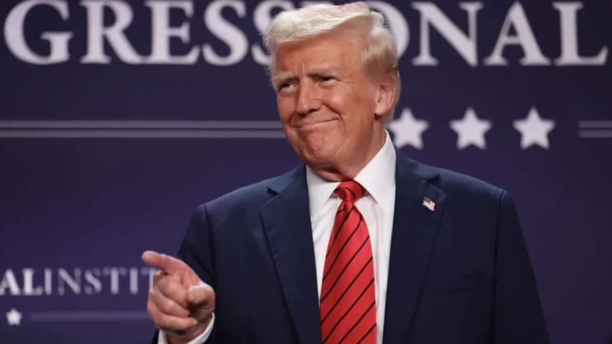 Trump OGE Filing Reveals Major Q1 Buys in Coinbase, MARA, & Strategy