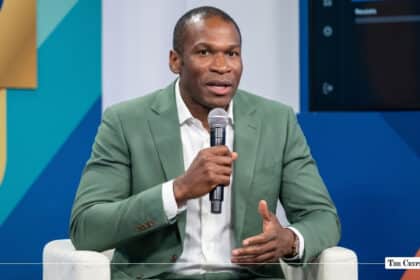 ZachXBT Slams Arthur Hayes for Dumping WLD Just 24 Hours After Hyping It