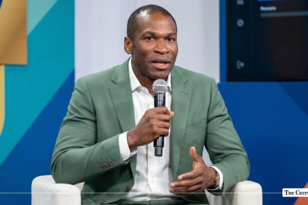 ZachXBT Slams Arthur Hayes for Dumping WLD Just 24 Hours After Hyping It