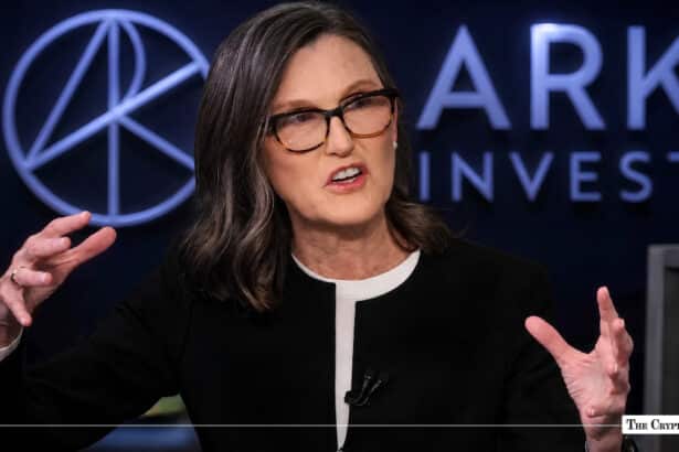 Cathie Wood's ARK Invest Buys $14.3M of SpaceX Stock, Adds Solana ETF, Dumps Robinhood