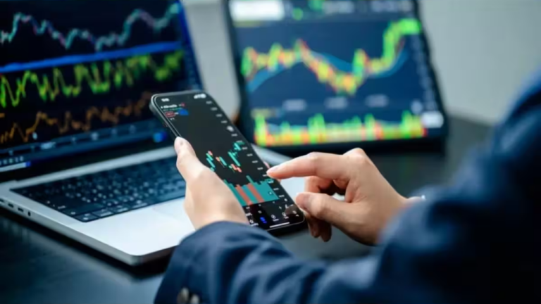 Crypto Stocks MSTR, COIN, HOOD Slide as Bitcoin Holds $64K While Altcoins DEXE & Zcash Surge