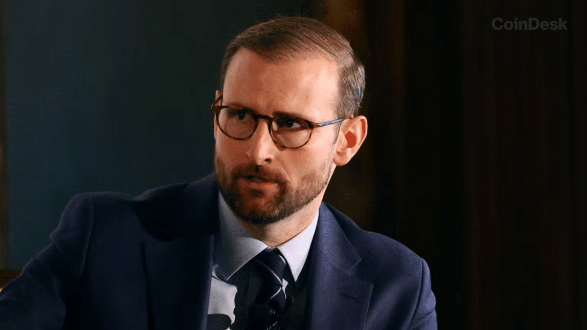 White House Loses Top Crypto Negotiator Before CLARITY Act Vote
