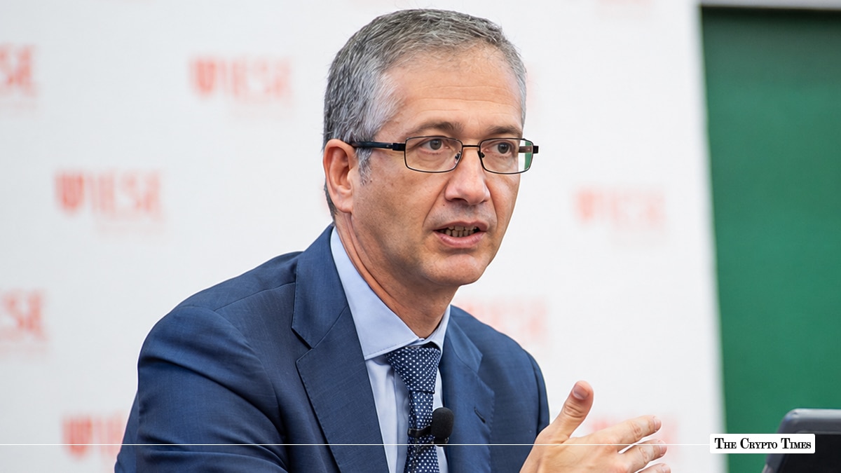 Bank for International Settlements General Manager Pablo Hernández de Cos speaking at a conference