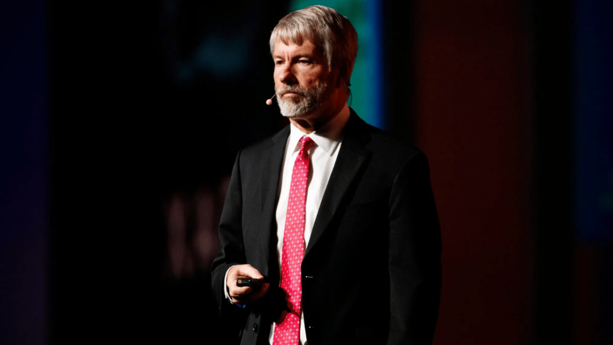 Bitcoin Falls 47% in a Year, Saylor Reveals STRC Up 9% and STRK Down 27%