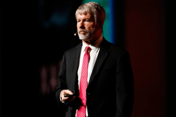 Bitcoin Falls 47% in a Year, Saylor Reveals STRC Up 9% and STRK Down 27%