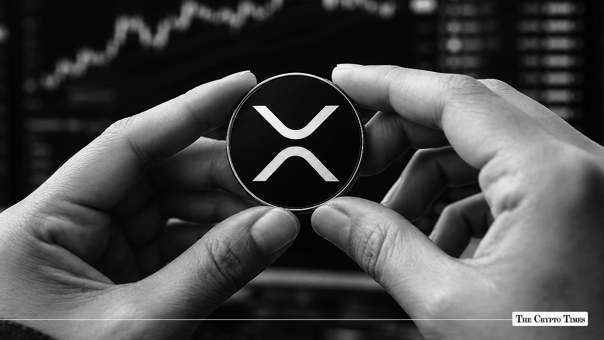 XRP Price Slips Below $1 as Social Negativity Hits Three-Month Extreme