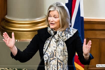 Lummis Says CLARITY Act Could Protect Crypto Users From Exchange Failures 