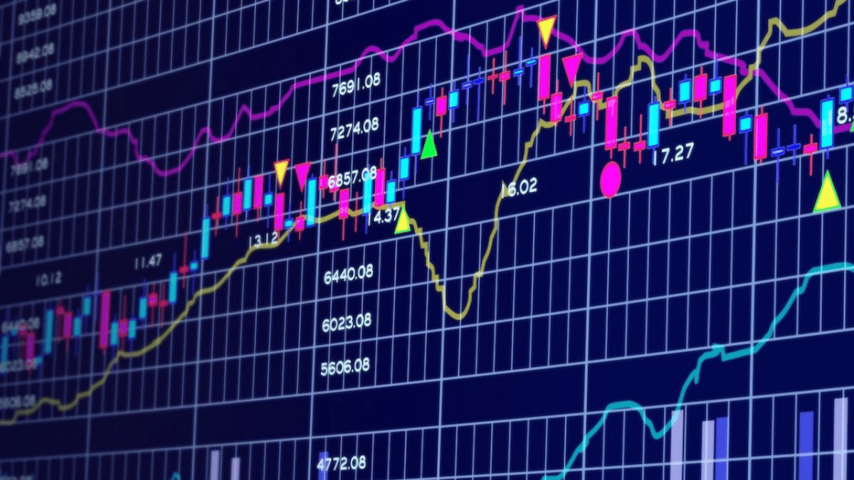 MSTR, COIN, CRCL End Week Lower as Bitcoin Miners CLSK, HUT, MARA Rally