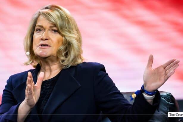 US Senator Cynthia Lummis speaking at a financial conference about cryptocurrency regulation and the Strategic Bitcoin Reserve